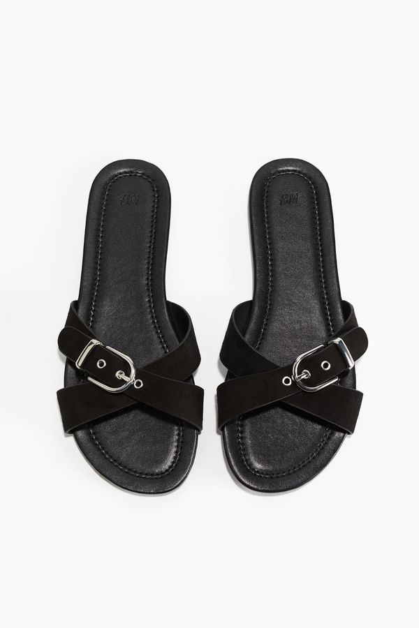 Sandalias con tiras cruzadas sobre el empeine