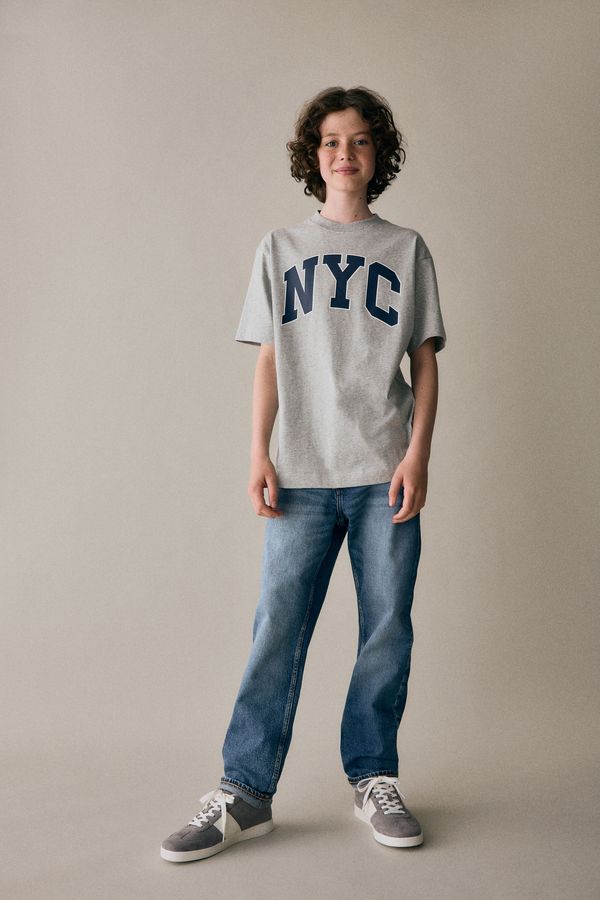 Relaxed Tapered Fit Jeans