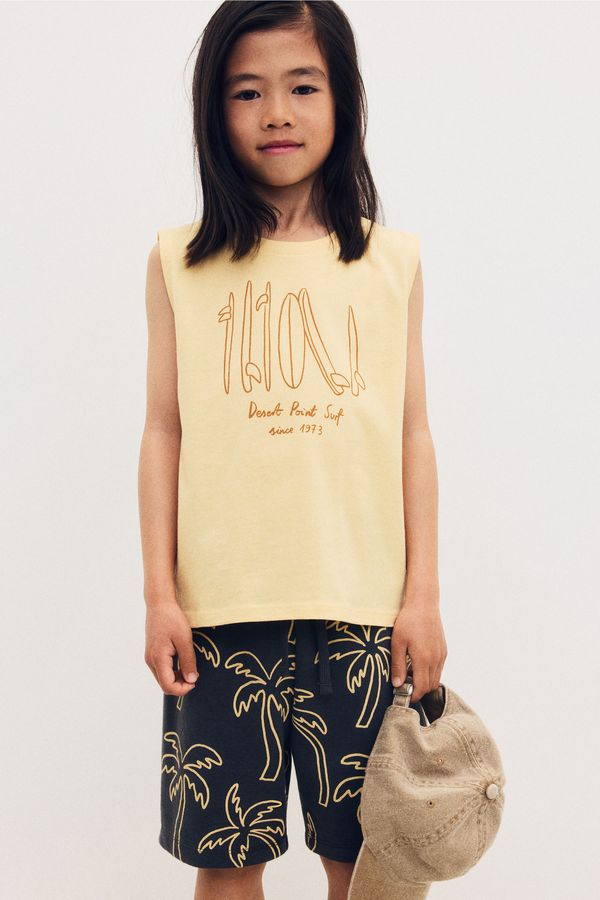 Camiseta estampada de manga sisa