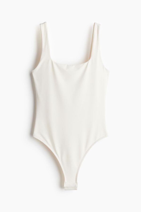 Body tanga con espalda escotada