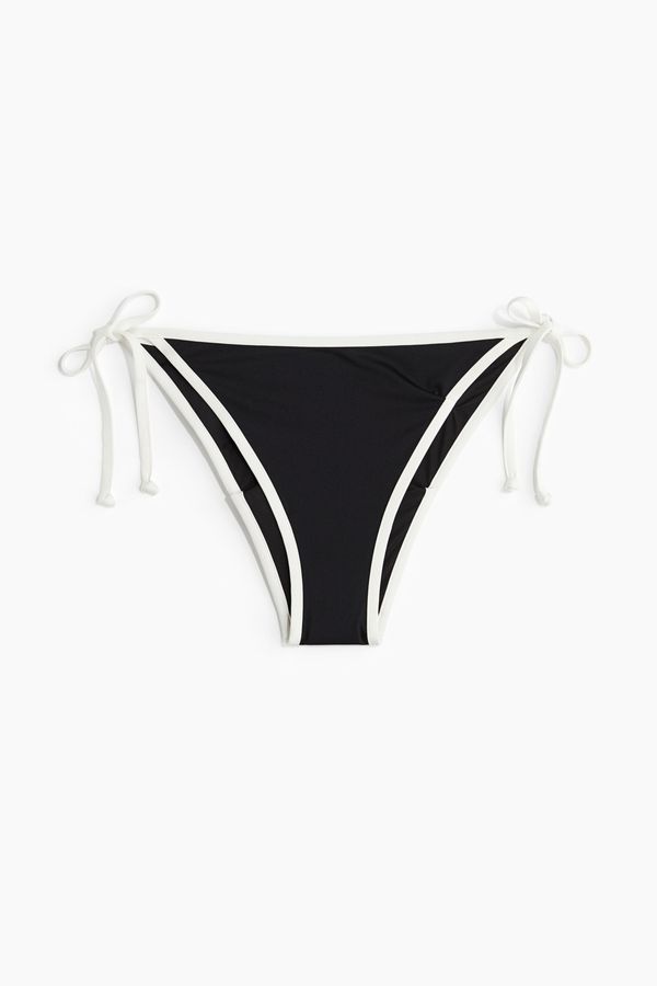 Panti de bikini con tiras de anudar