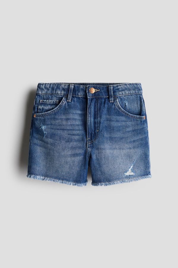 Shorts en denim con acabado desflecado