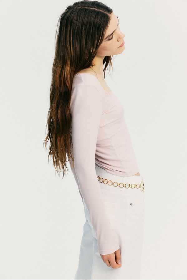 Blusa acanalada con ribete de encaje