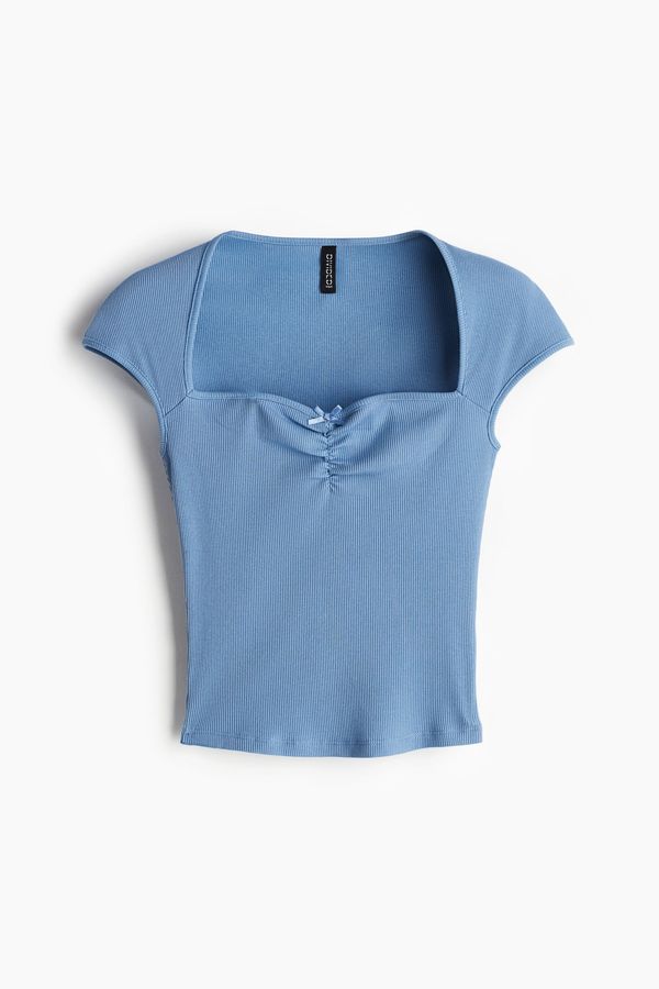 Blusa fruncida con manga japonesa