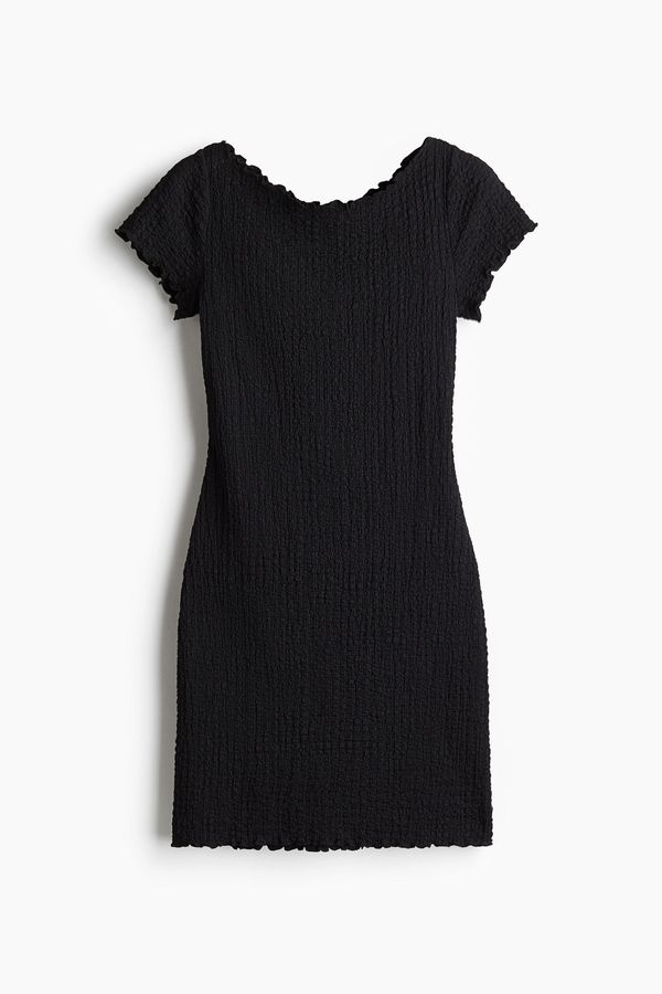 Vestido efecto arrugado con detalles fileteados