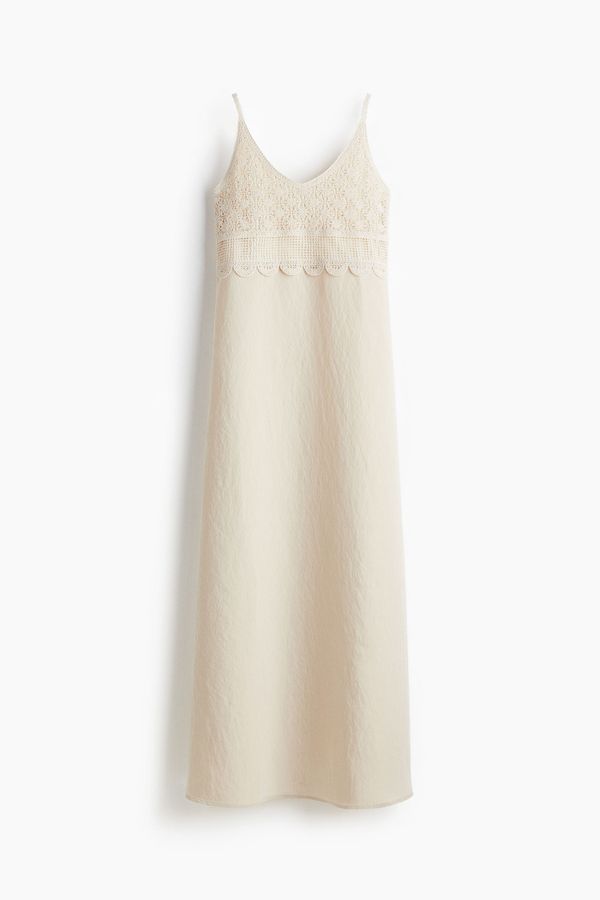 Vestido con detalle efecto crochet
