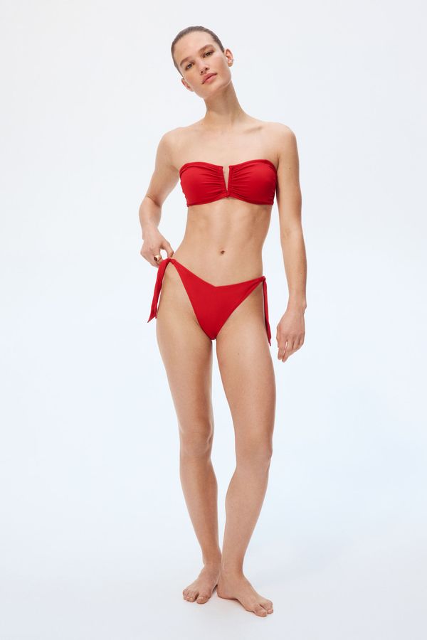 Panti de bikini con tiras de anudar
