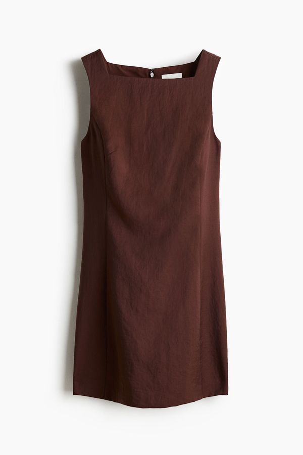 Vestido de sarga con escote cuadrado
