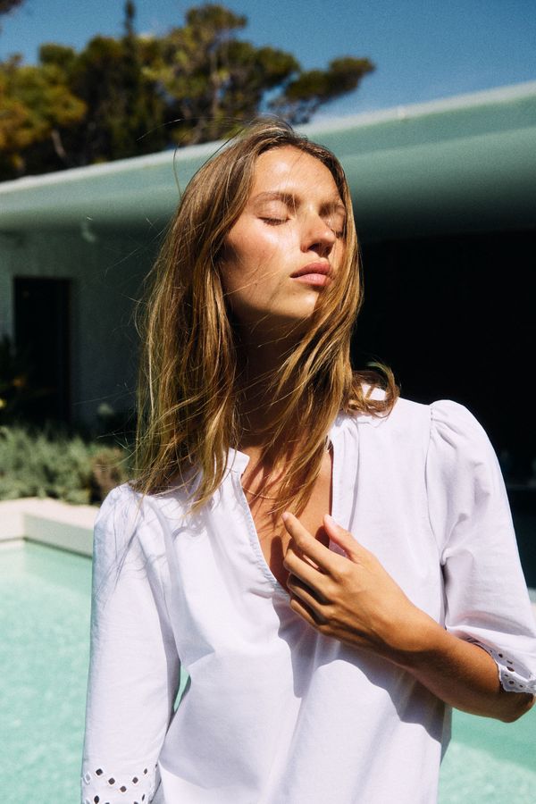 Blusa de algodón con bordado inglés