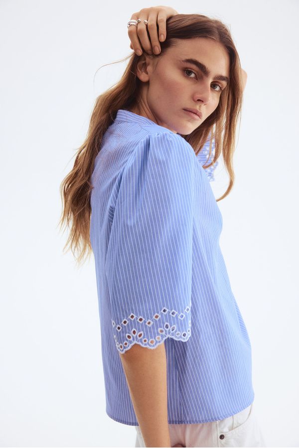 Blusa de algodón con bordado inglés