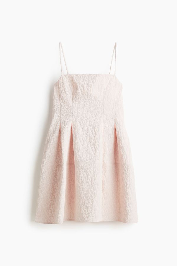 Vestido en tejido jacquard con tiras delgadas