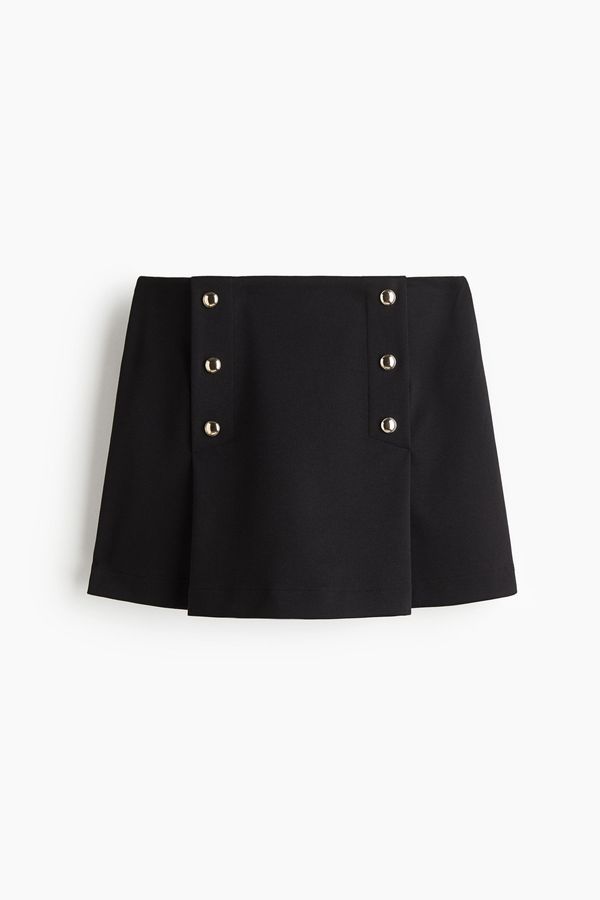 Falda short con botones