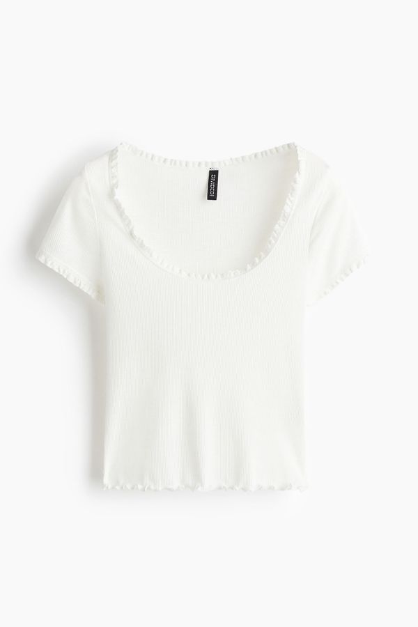 Blusa con ribete de encaje