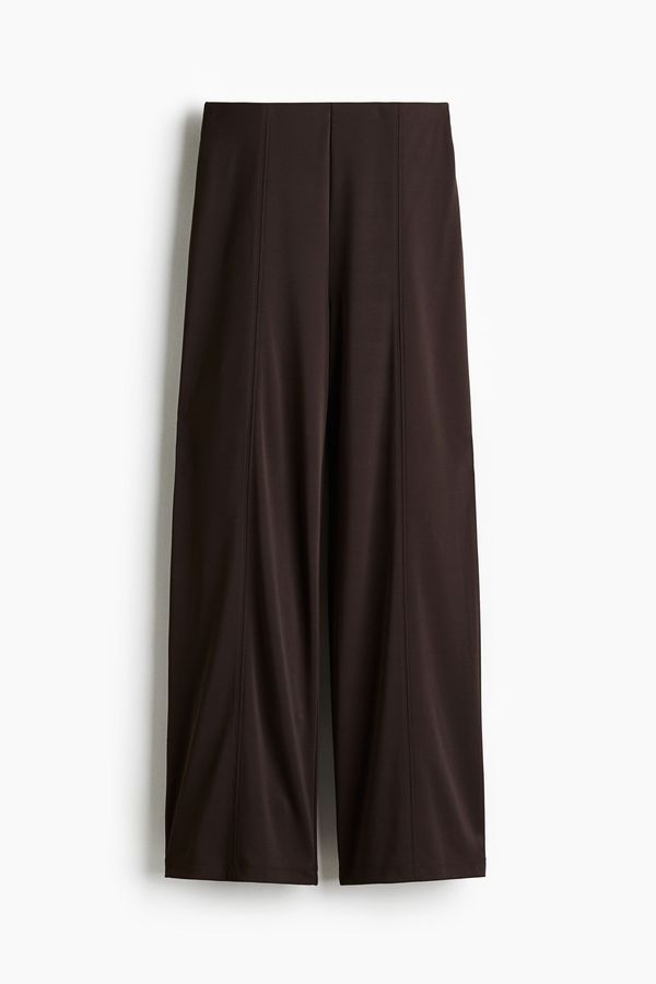 Pantalón amplio