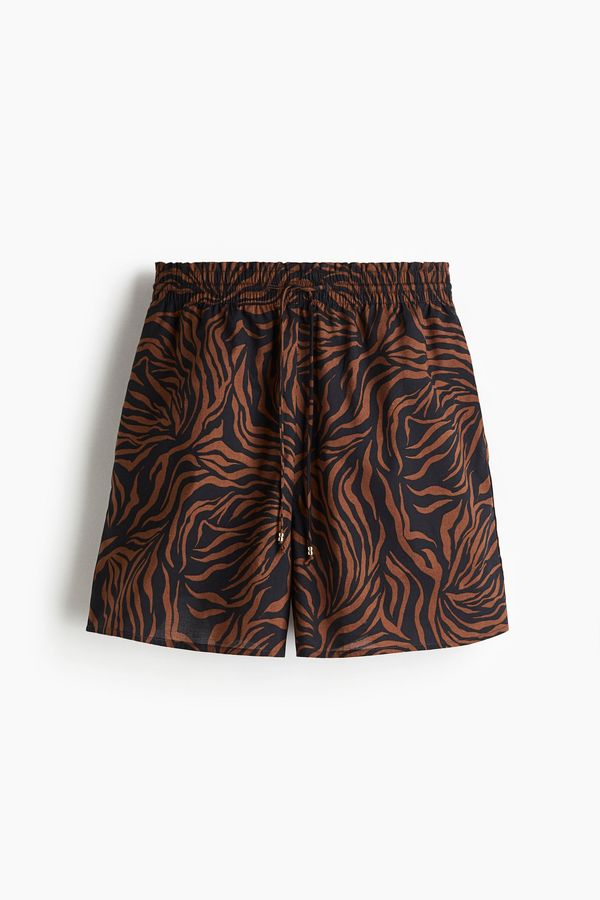 Shorts estampado con cordón de ajuste