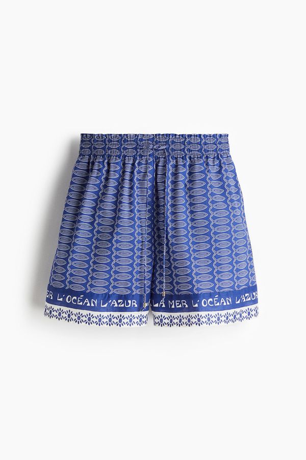 Shorts estampado con cordón de ajuste