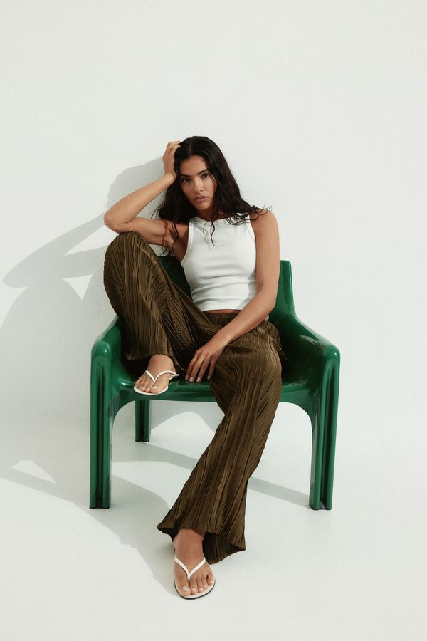Pantalón con efecto arrugado