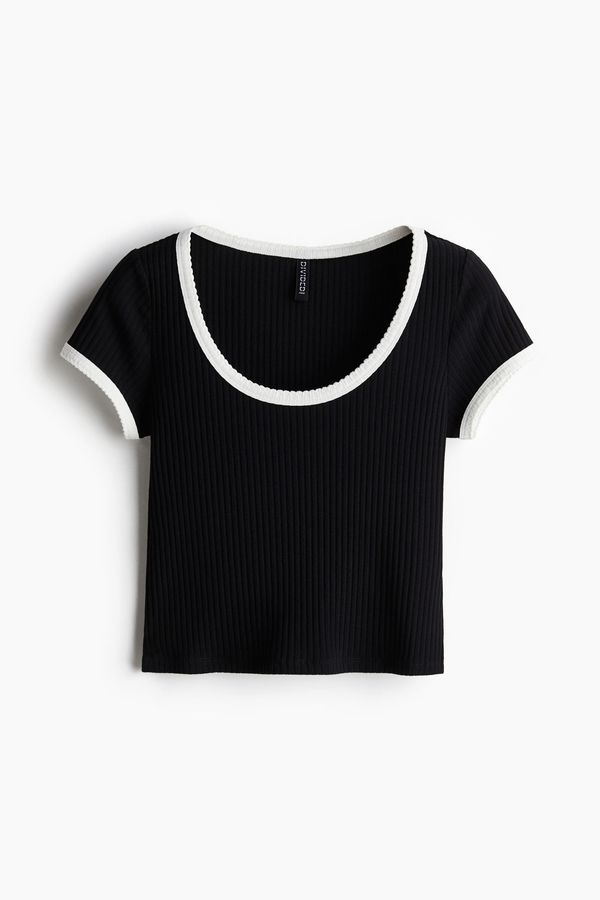 Camiseta en punto acanalado con ribetes de picot