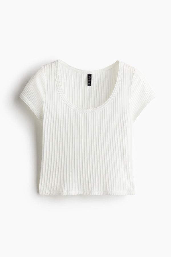 Camiseta en punto acanalado con ribetes de picot