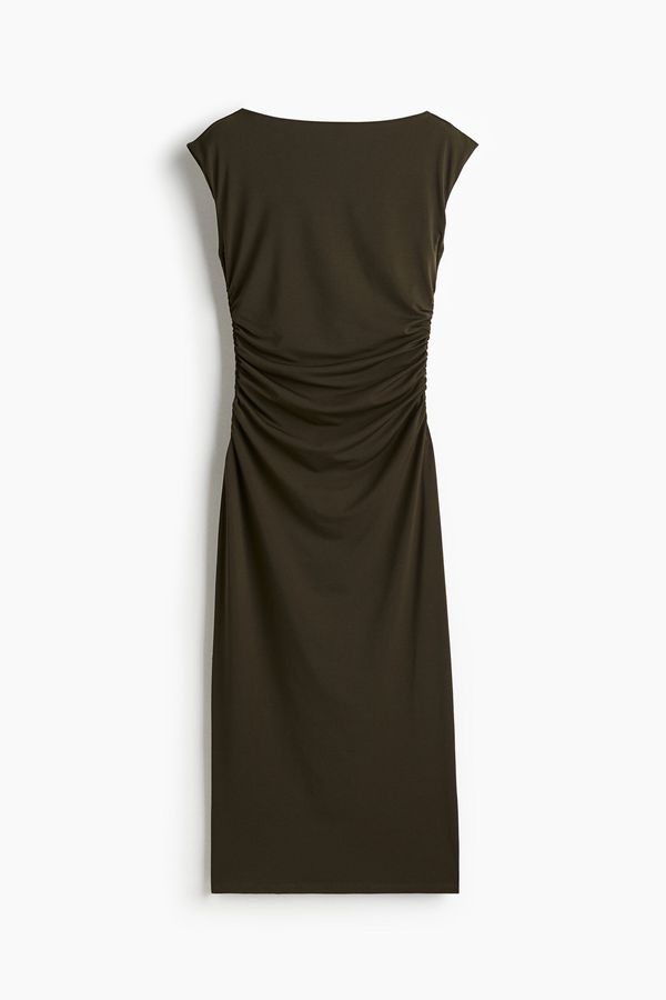 Vestido con mangas japonesas