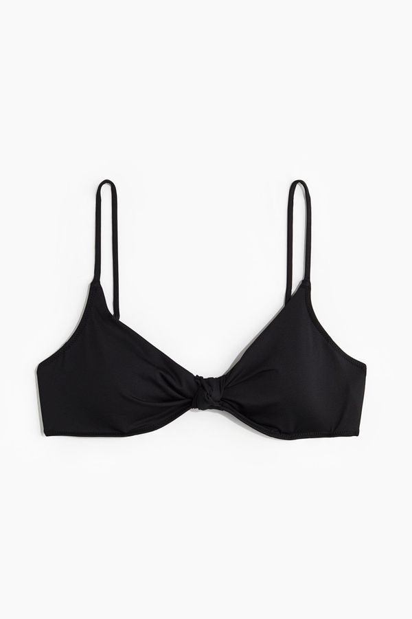Top de bikini con nudo decorativo y relleno