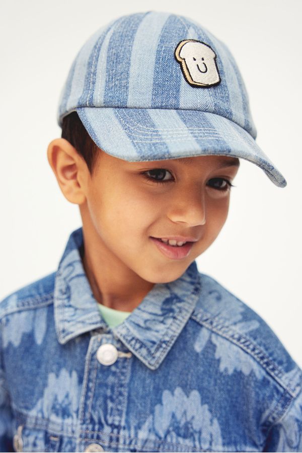 Gorra en denim con motivo