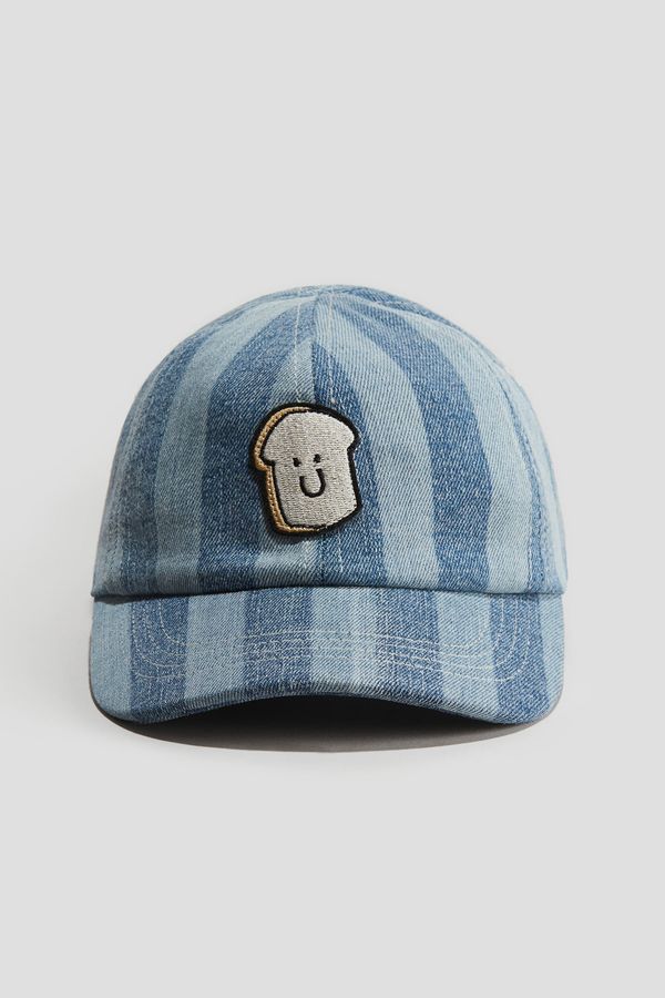 Gorra en denim con motivo