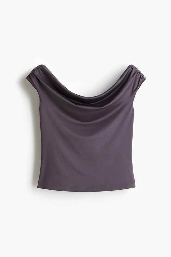 Blusa off-the-shoulder drapeada