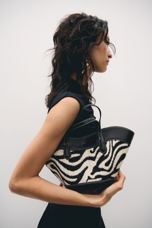 Bolso manos libres en tejido jacquard