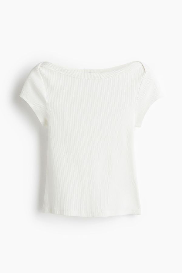 Camiseta acanalada con escote barco