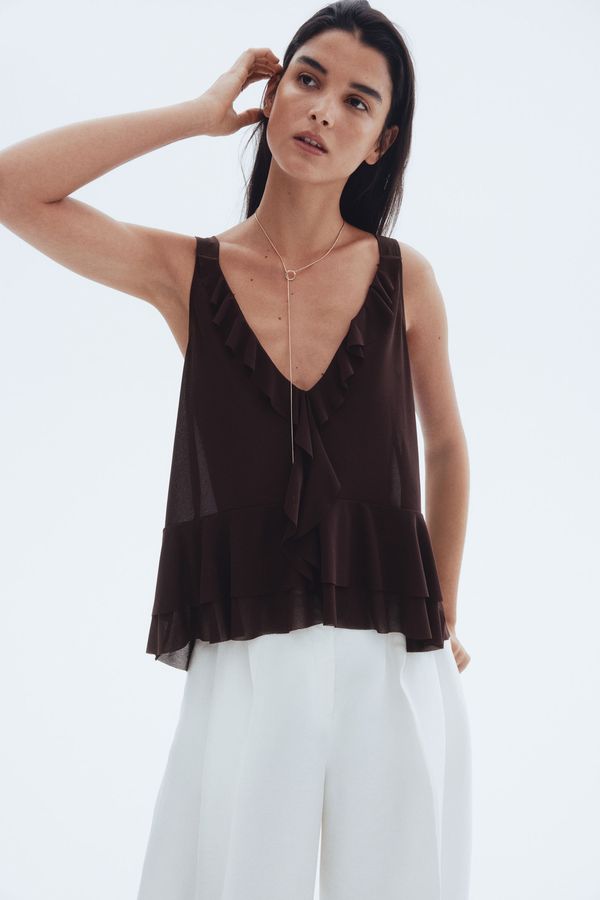 Blusa de tiras con volantes decorativos