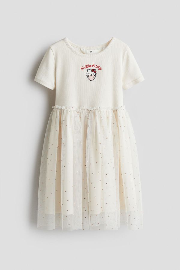Vestido con motivo decorativo y falda de tul