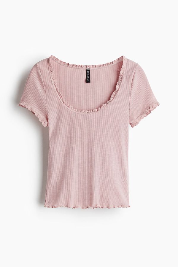 Blusa con ribete de encaje