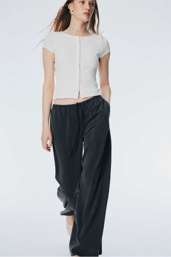 Pantalón de sarga con cordón de ajuste