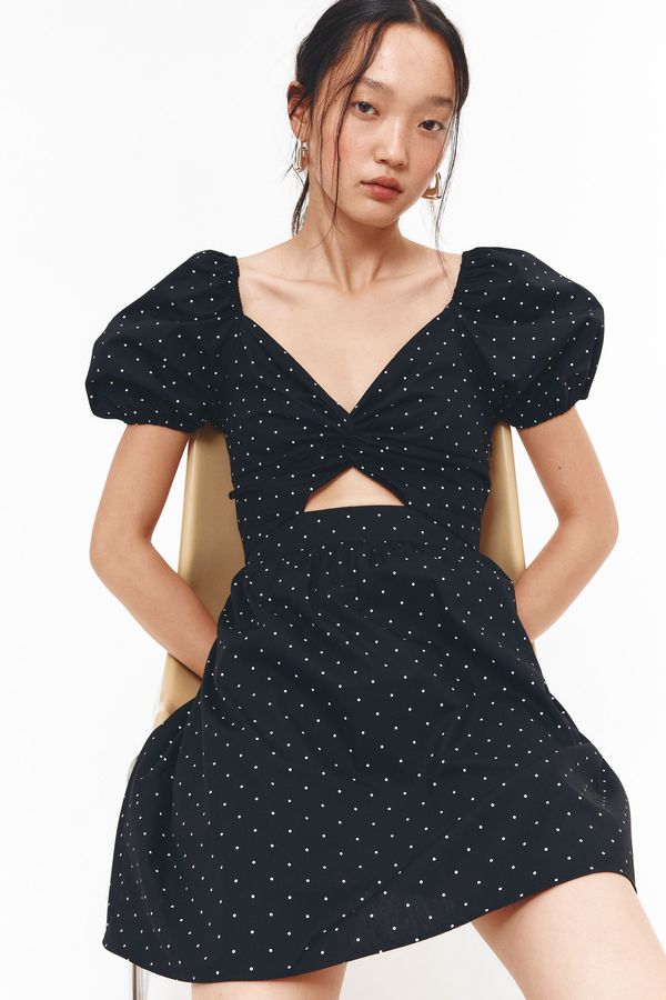 Vestido con detalle girado