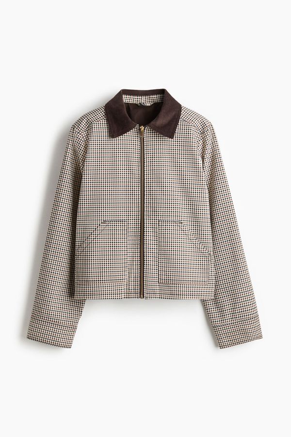 Chaqueta en sarga con cuello de pana