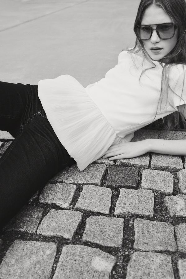 Blusa con bajo estilo globo