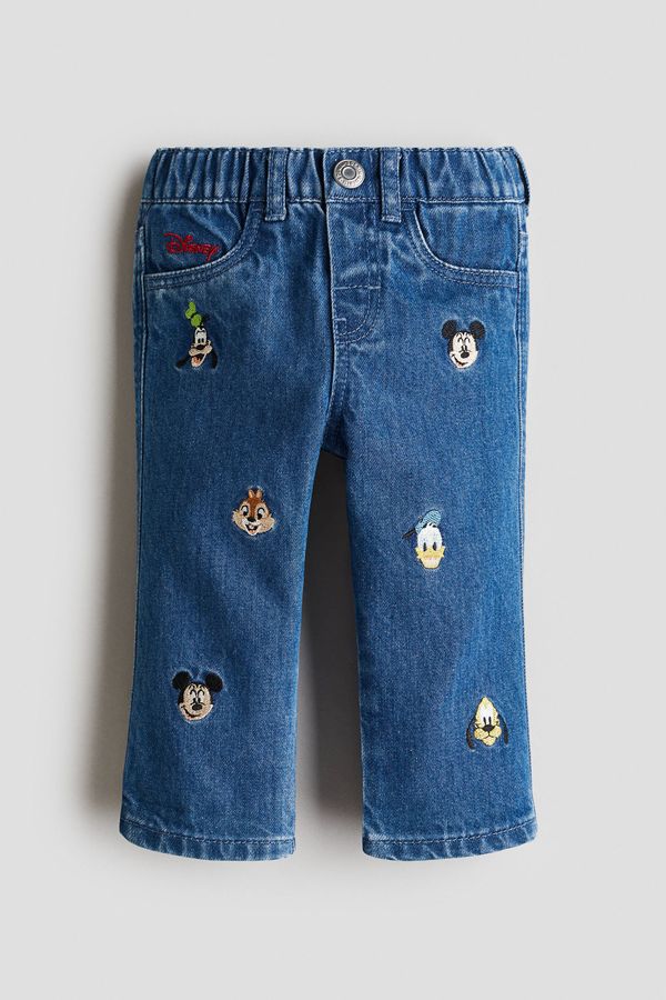 Jeans con detalles bordados