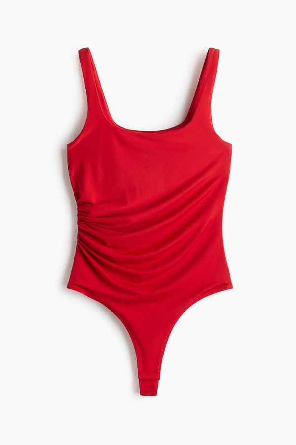 Body drapeado