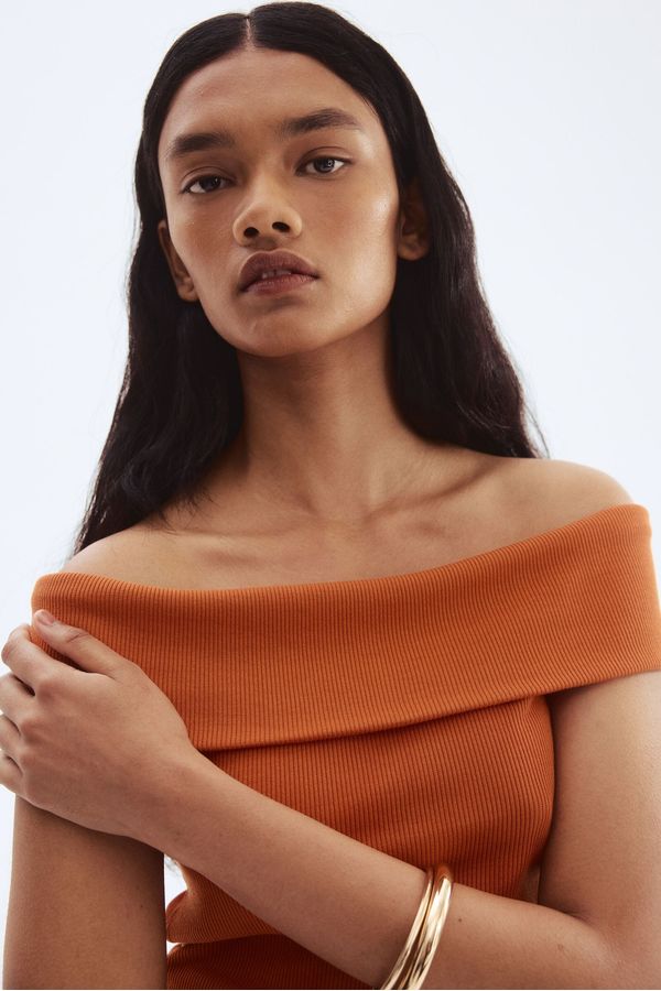 Top off-the-shoulder en punto de canalé