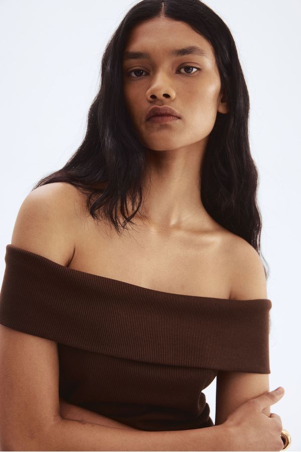 Top off-the-shoulder en punto de canalé