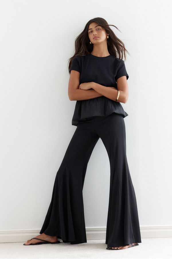 Pantalón acampanado