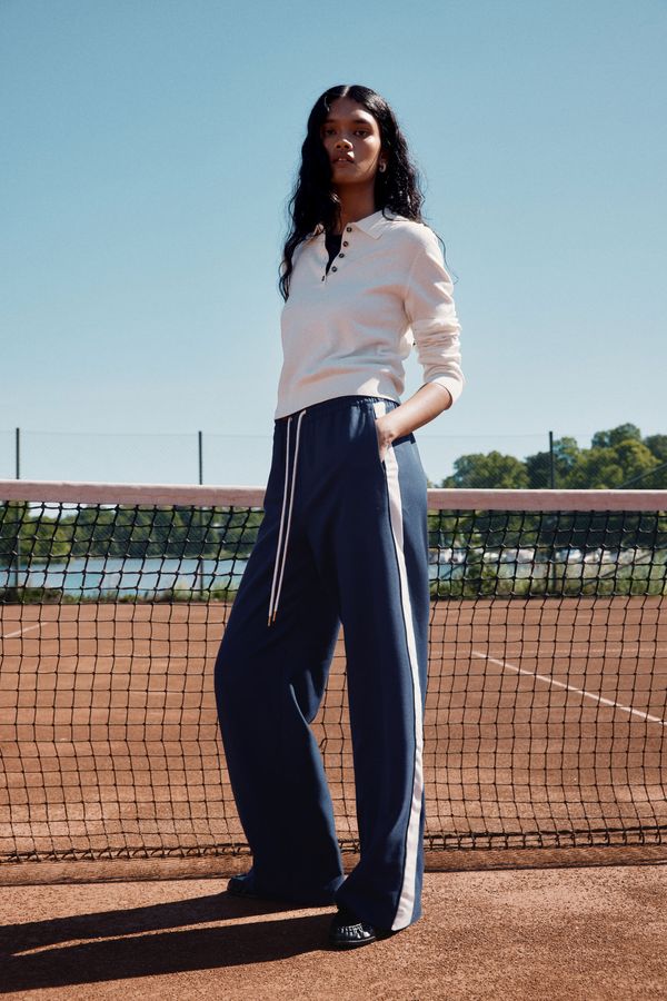 Pantalón amplio con cordón de ajuste